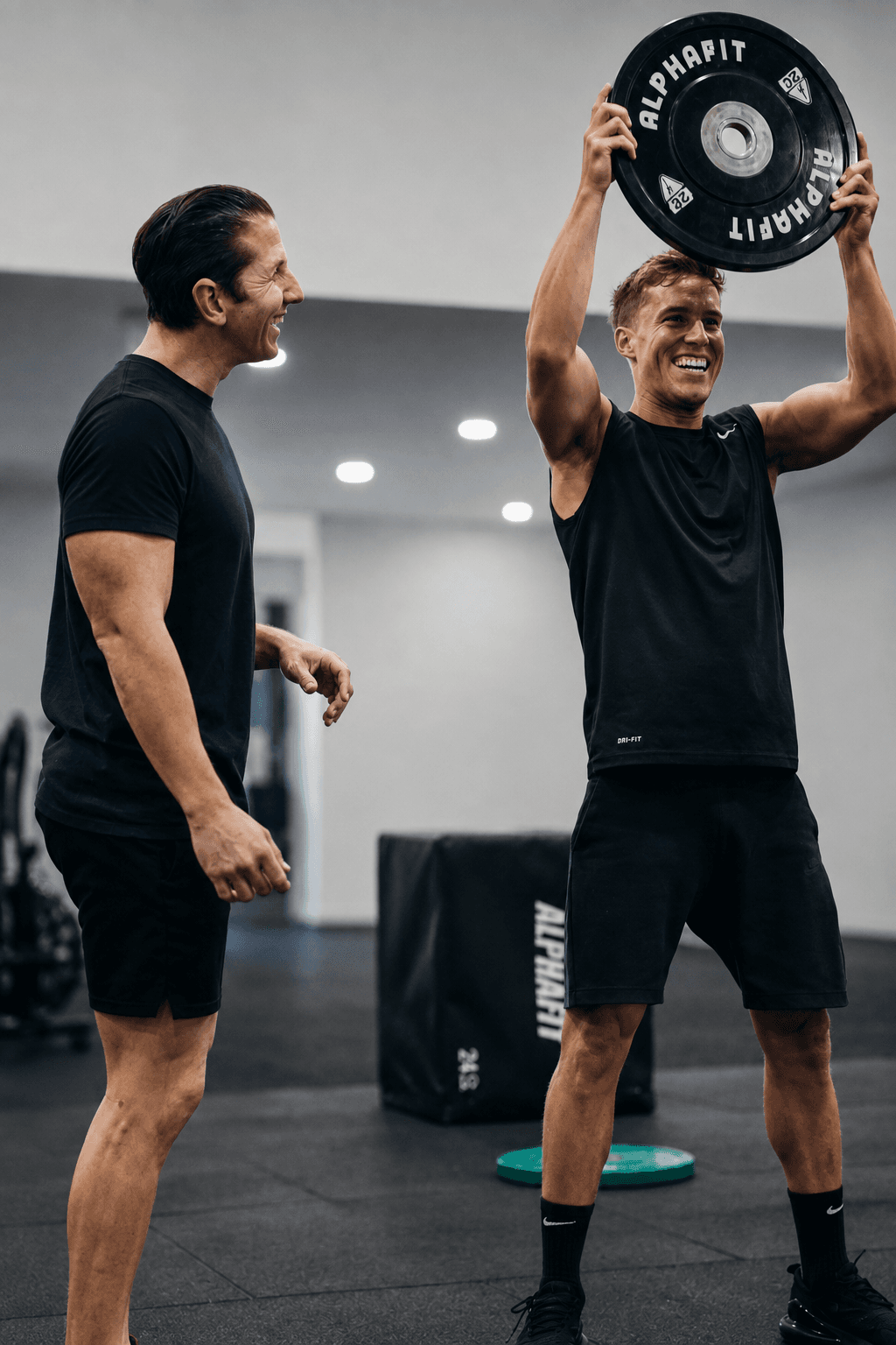 Golf performance strength and conditioning coaching in the gym